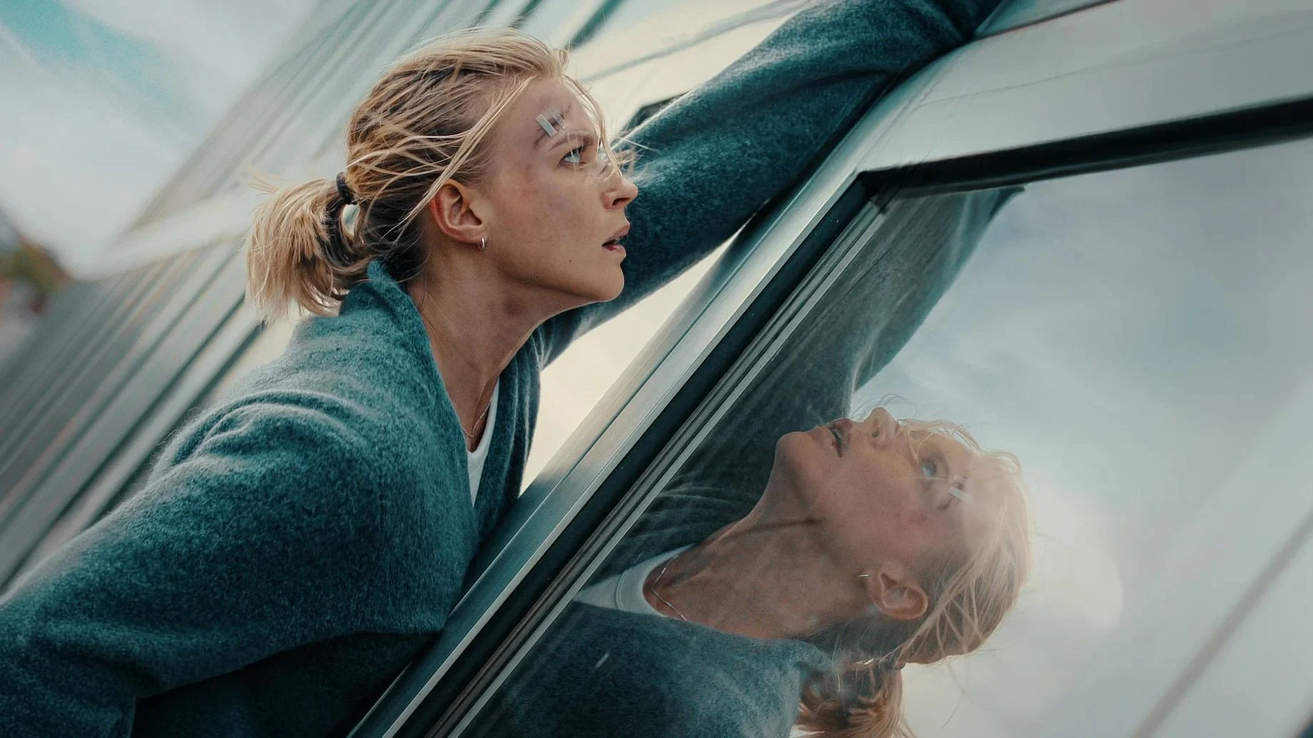 Ngoài Lãnh Thổ Full